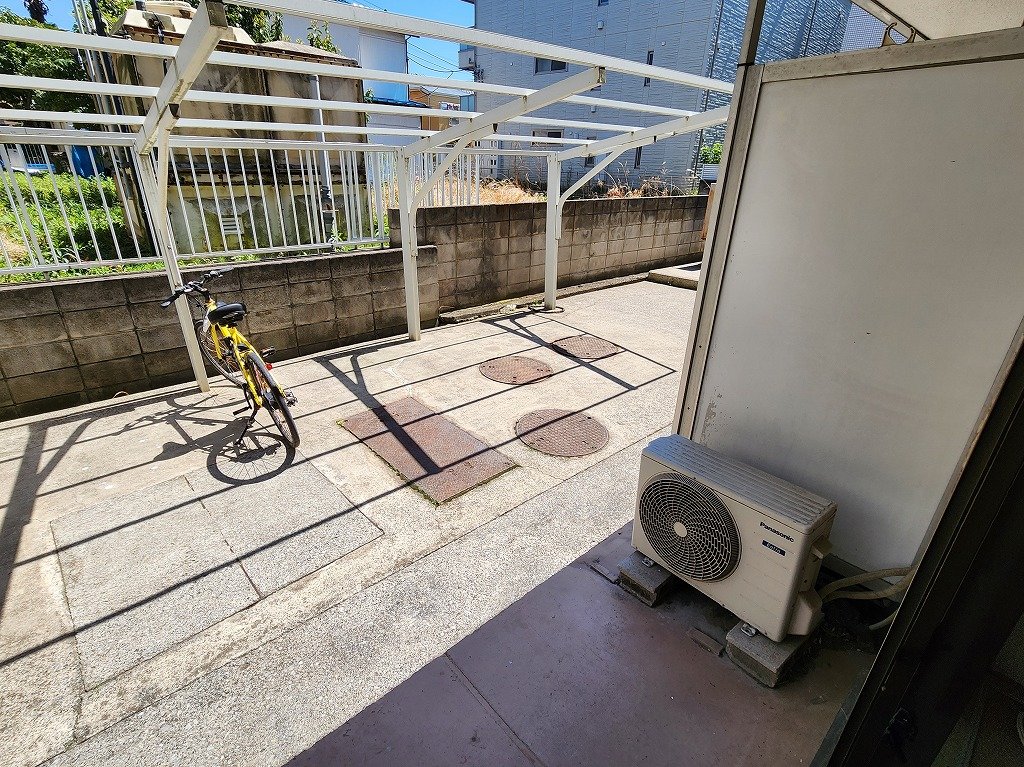 バルコニー　１Ｆ　テラス部分　室内物干しユニットございます。