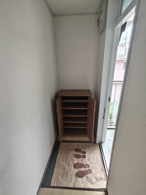 玄関　下駄箱付いてます♪