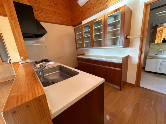 キッチン　IHは今年交換済み。