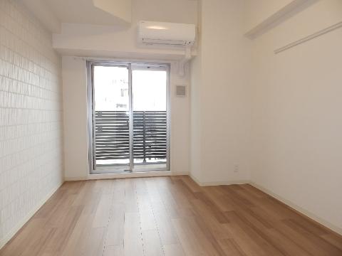 居室・リビング　室内