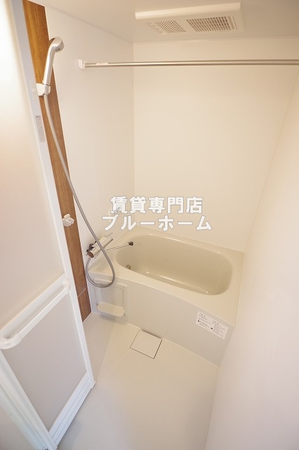 バス・シャワールーム　追い焚き・浴室乾燥機付き！