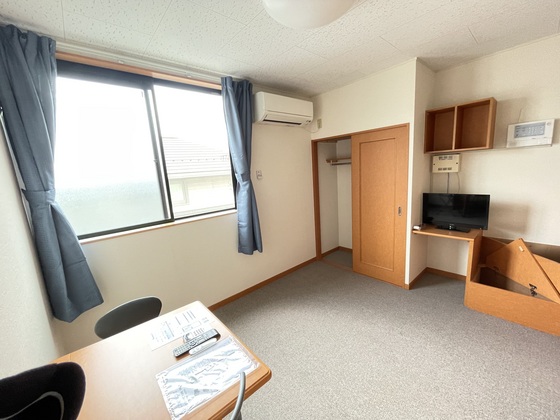 居室・リビング　※別号室のお写真です