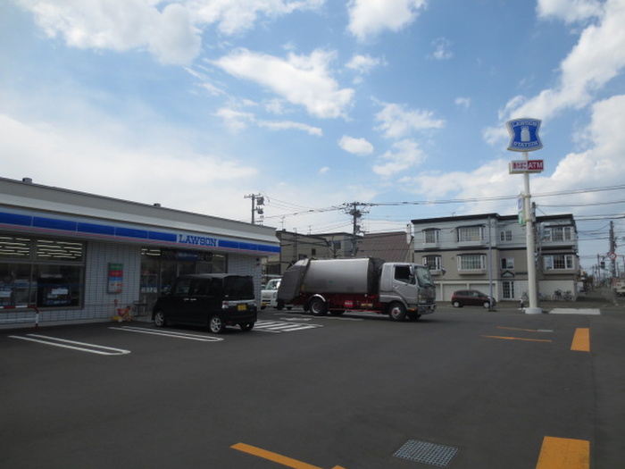 コンビニ　ローソン（コンビニ）まで200m