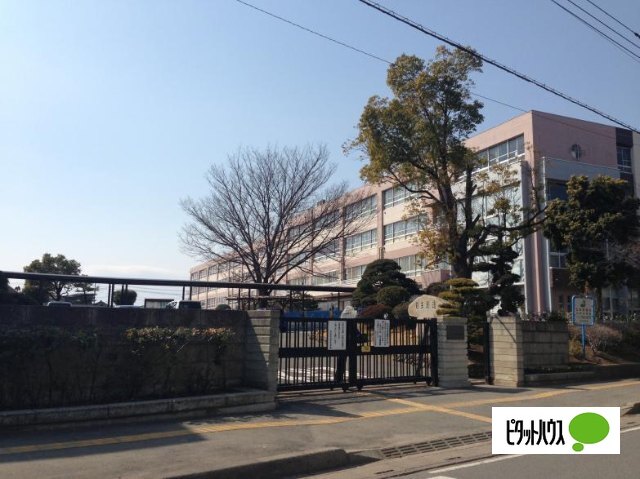 中学校　北本市立北本中学校（中学校）まで1498m