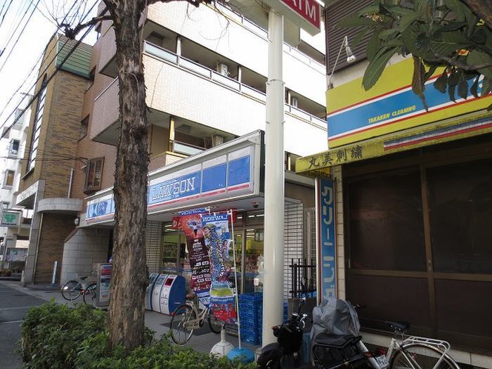 コンビニ　ローソン（コンビニ）まで550m