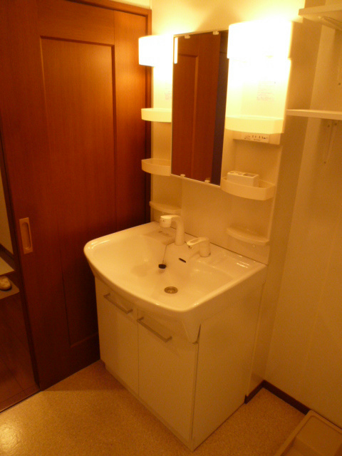 洗面設備　反転間取り参照