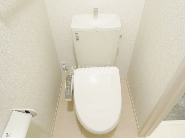 トイレ　温水洗浄機能付きトイレです☆