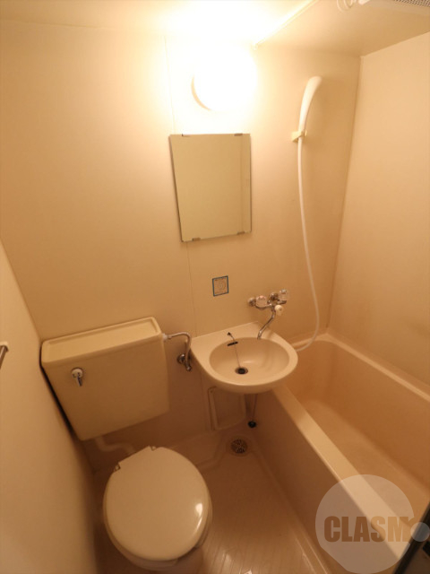 バス・シャワールーム　清潔感のあるバスルーム