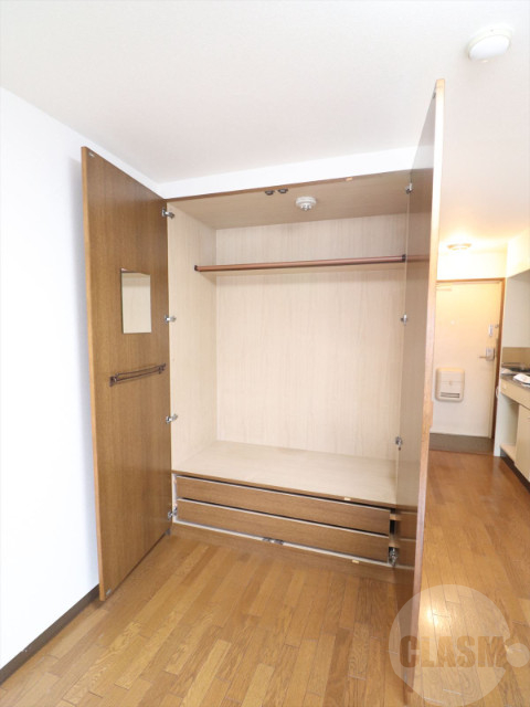 収納　広めのクローゼットです。