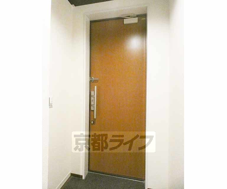 その他設備　しっかりとしたドア。