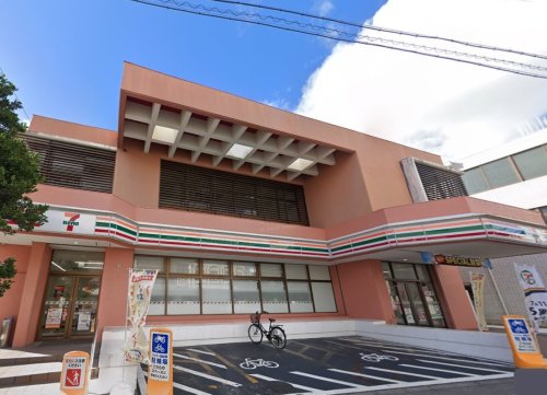 コンビニ　セブン-イレブン 那覇寄宮2丁目店（コンビニ）まで244m