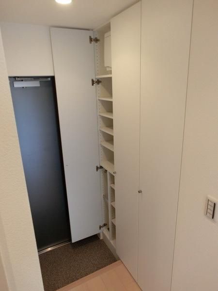 玄関　シューズボックス完備