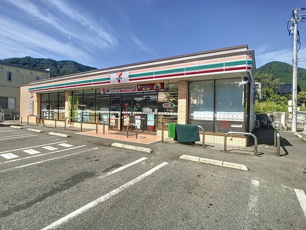 コンビニ　セブンイレブン山口県庁前店（コンビニ）まで726m