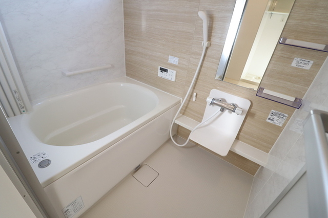 バス・シャワールーム　追い焚き給湯