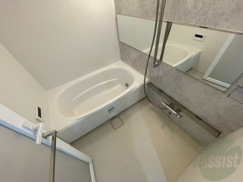 バス・シャワールーム　お風呂になります。一日の疲れを癒してくださいね。