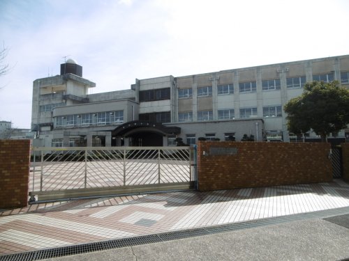 小学校　牧の原小学校（小学校）まで735m