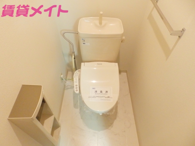 トイレ　トイレ同型参考写真