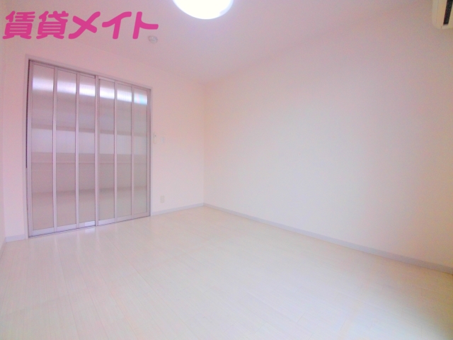 居室・リビング　居室・リビング同型参考写真