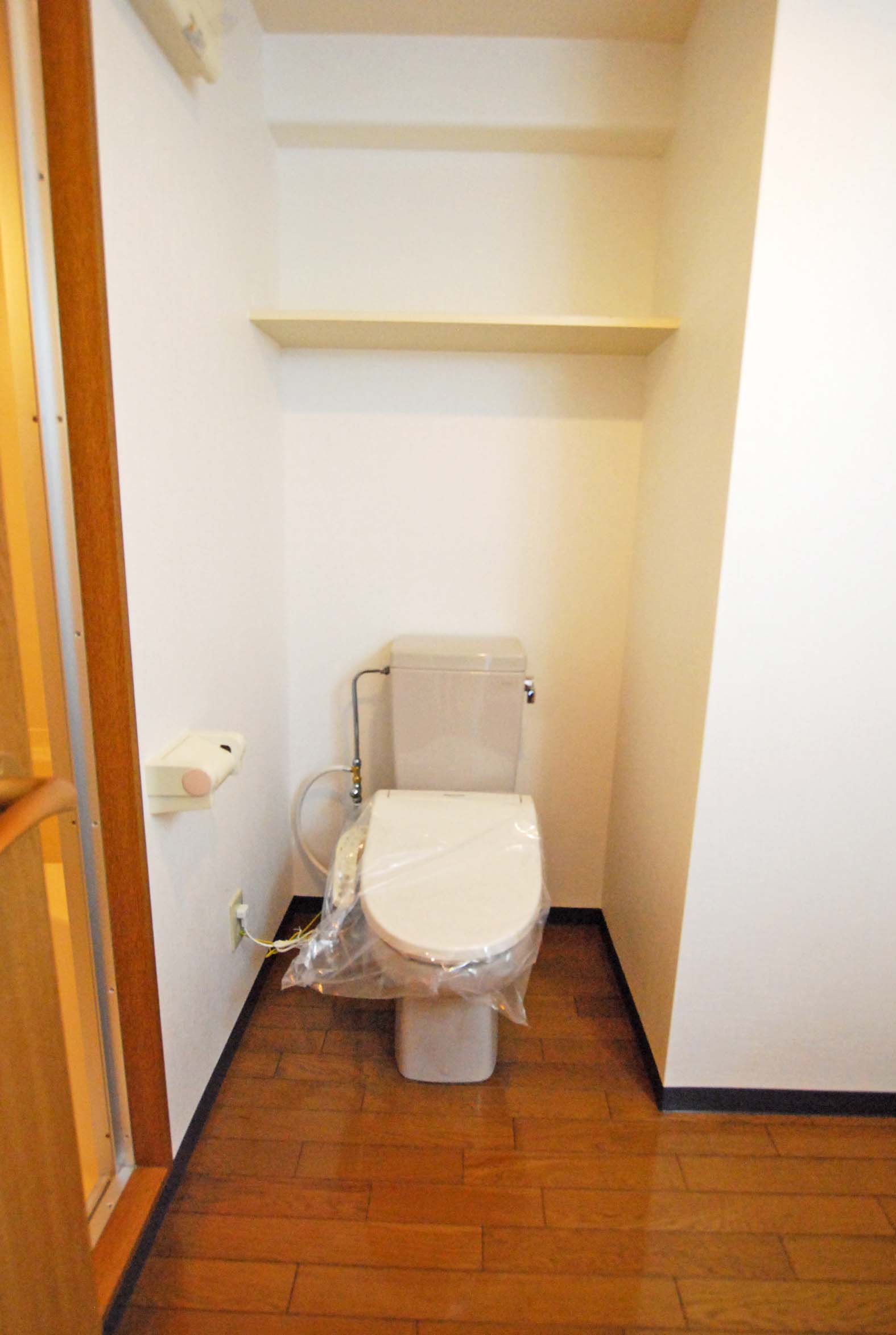 トイレ　温水洗浄便座