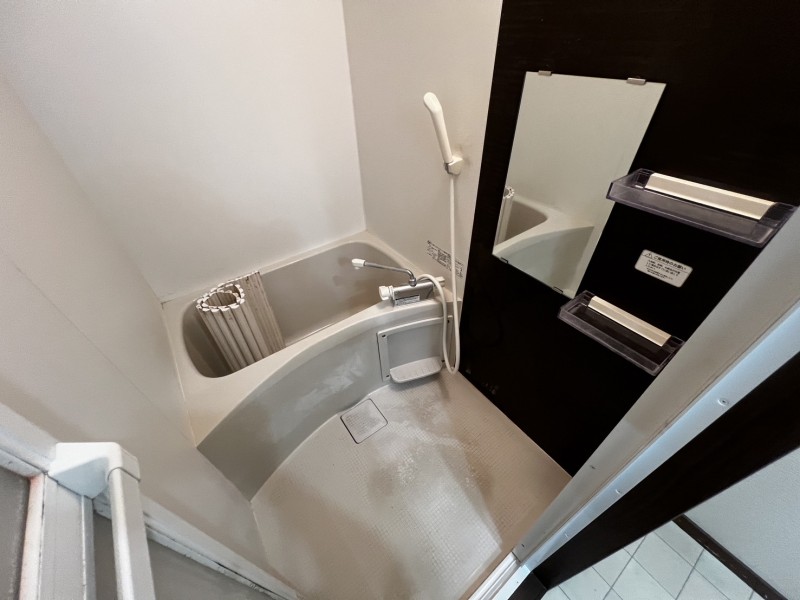 バス・シャワールーム　ゆとりのあるバスルーム