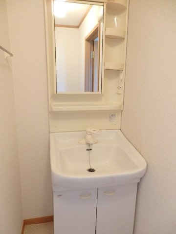 洗面設備　忙しい朝には欠かせない洗面所です