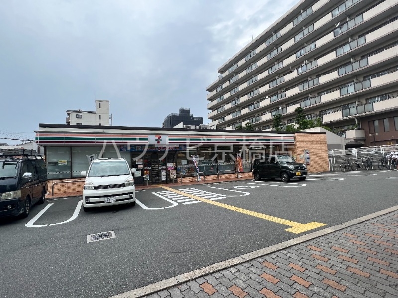 コンビニ　セブンイレブン大阪友渕町3丁目店（コンビニ）まで186m