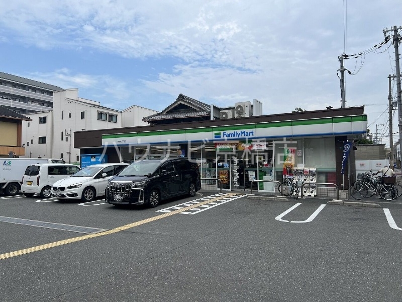 コンビニ　ファミリーマート高倉町二丁目店（コンビニ）まで395m