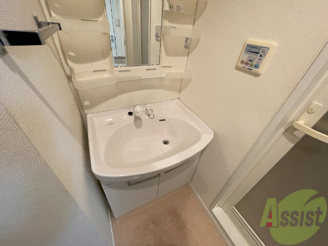 洗面設備　シャンプードレッサー。身支度はここでばっちり。