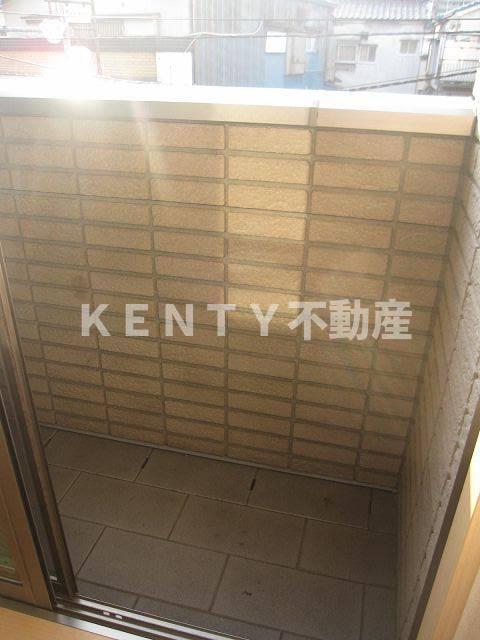 バルコニー　開放的で明るい空間を演出してくれるバルコニーです