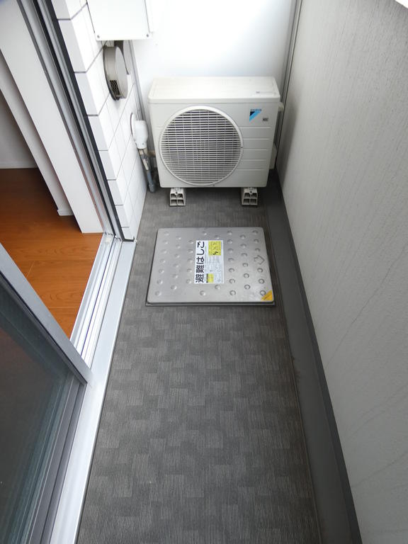 バルコニー　外からの目が気にならないバルコニーで洗濯物が干せます