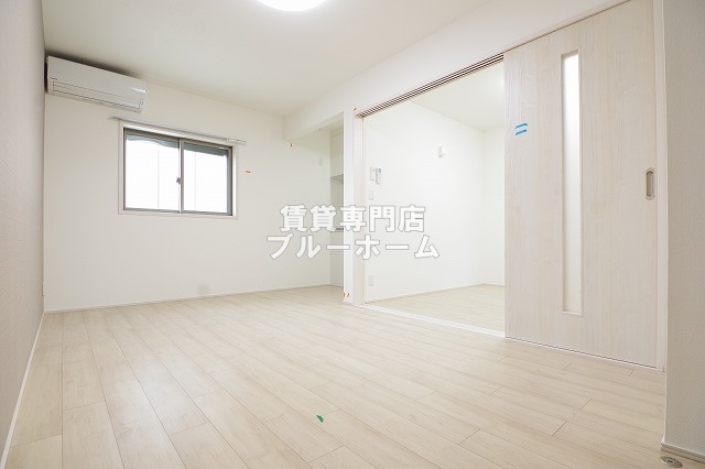 居室・リビング　9.9帖の広々としたリビング！