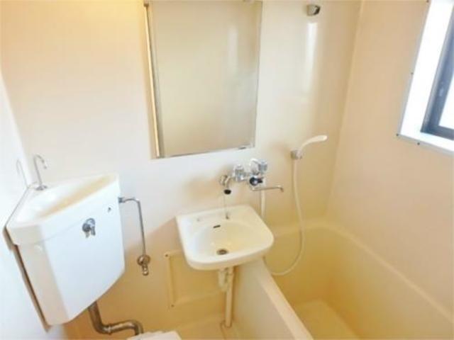 洗面設備　洗面台です