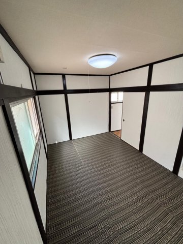 その他　2階の洋間2部屋は「和モダン」な感じが素敵です！