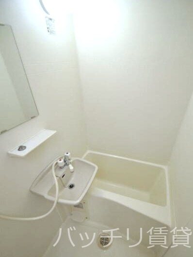バス・シャワールーム　同型タイプの為現状を優先致します。