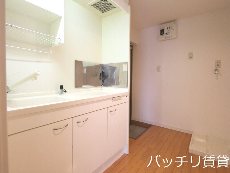 キッチン　同型タイプの為現状を優先致します。