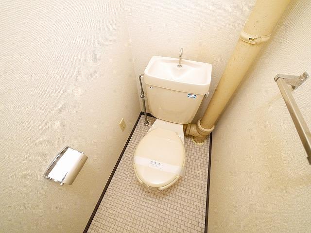 トイレ　清潔感のあるトイレです