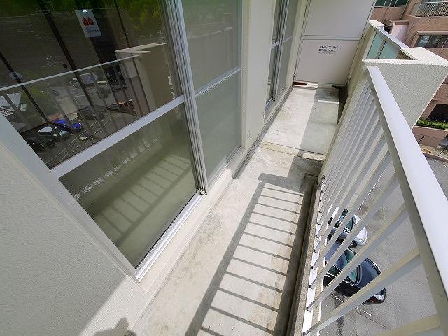 バルコニー　陽当たり良好なバルコニーです