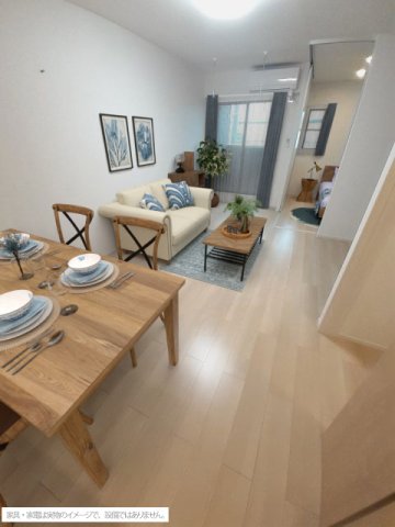 居室・リビング　こちらのリビングで趣味の時間をお楽しみください