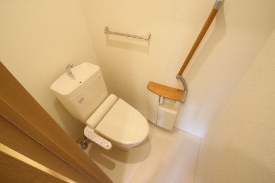 トイレ　※別部屋の写真です