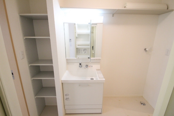 洗面設備　※別部屋の写真です