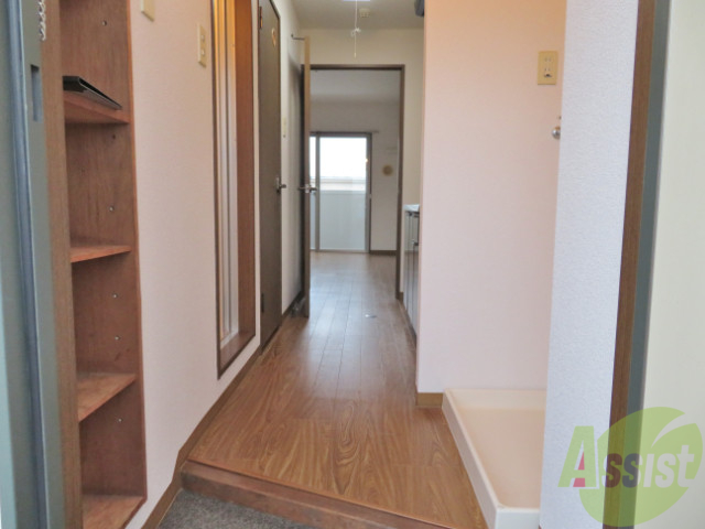 玄関　こちらは玄関からの目線になりますねー。