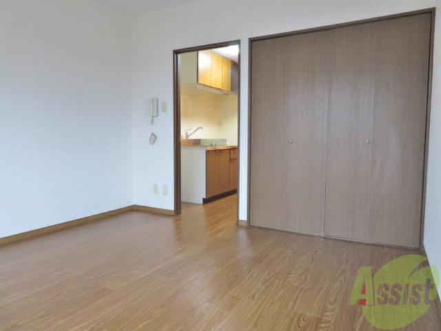 居室・リビング　こちらも別な角度からのお部屋になりますね。