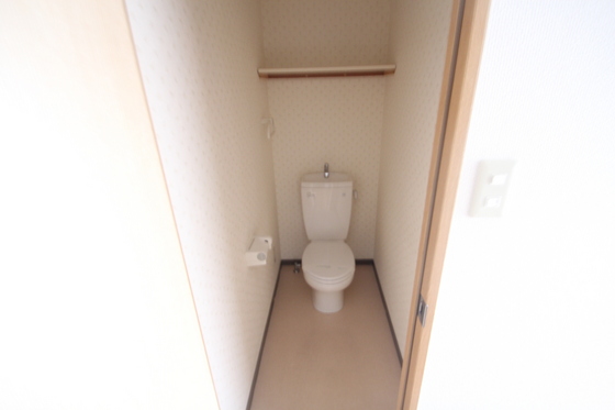 トイレ　※別の部屋の写真です