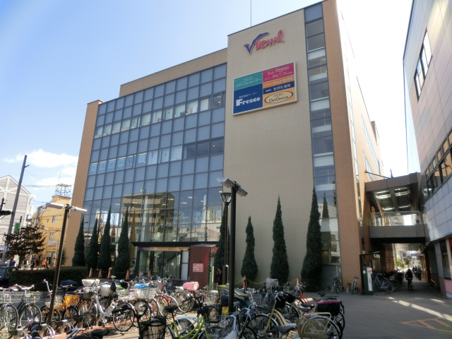 ショッピングセンター　ヴュール阪急三国（ショッピングセンター）まで550m