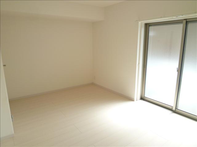 居室・リビング　８．２帖のお部屋です