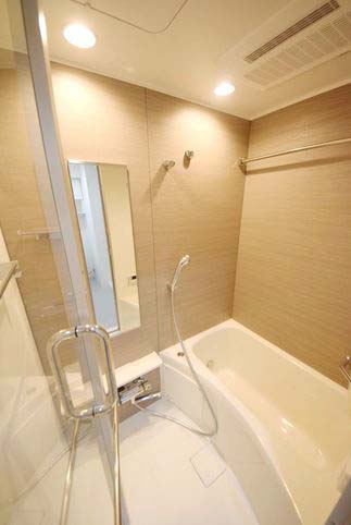 バス・シャワールーム　★浴室乾燥機付きバスルーム★