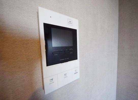 セキュリティ　★モニター付きインターホンで来客時も安心★