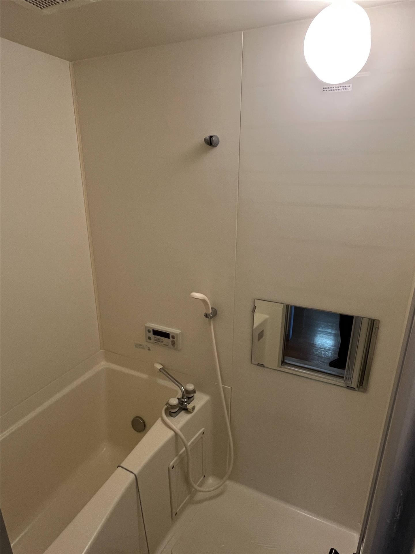 バス・シャワールーム　追い炊き付きのバスルーム。浴室乾燥機が新設予定です。