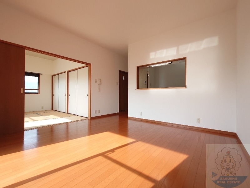 居室・リビング　反転タイプの別室参考写真