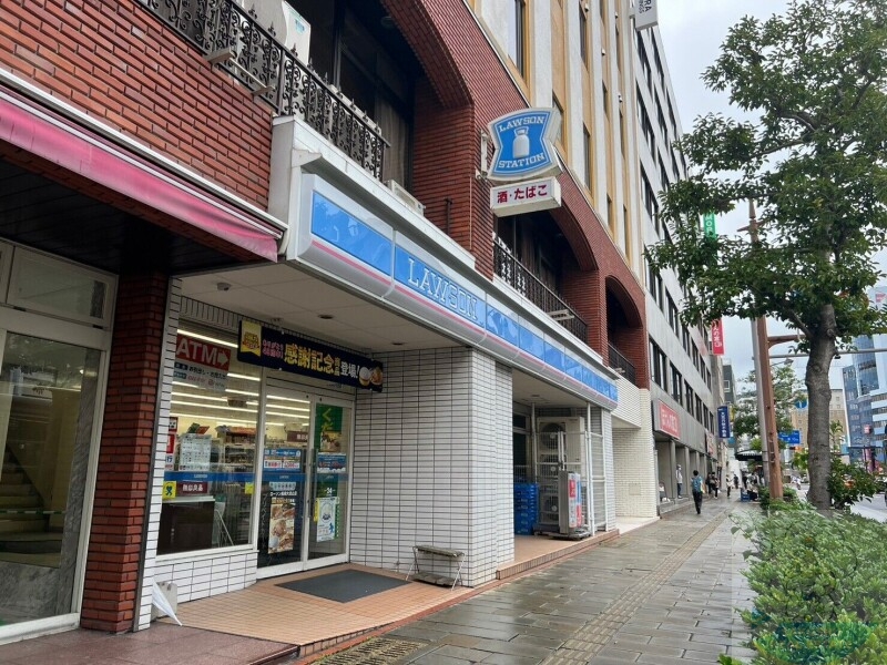 コンビニ　ローソン長崎大波止店（コンビニ）まで130m